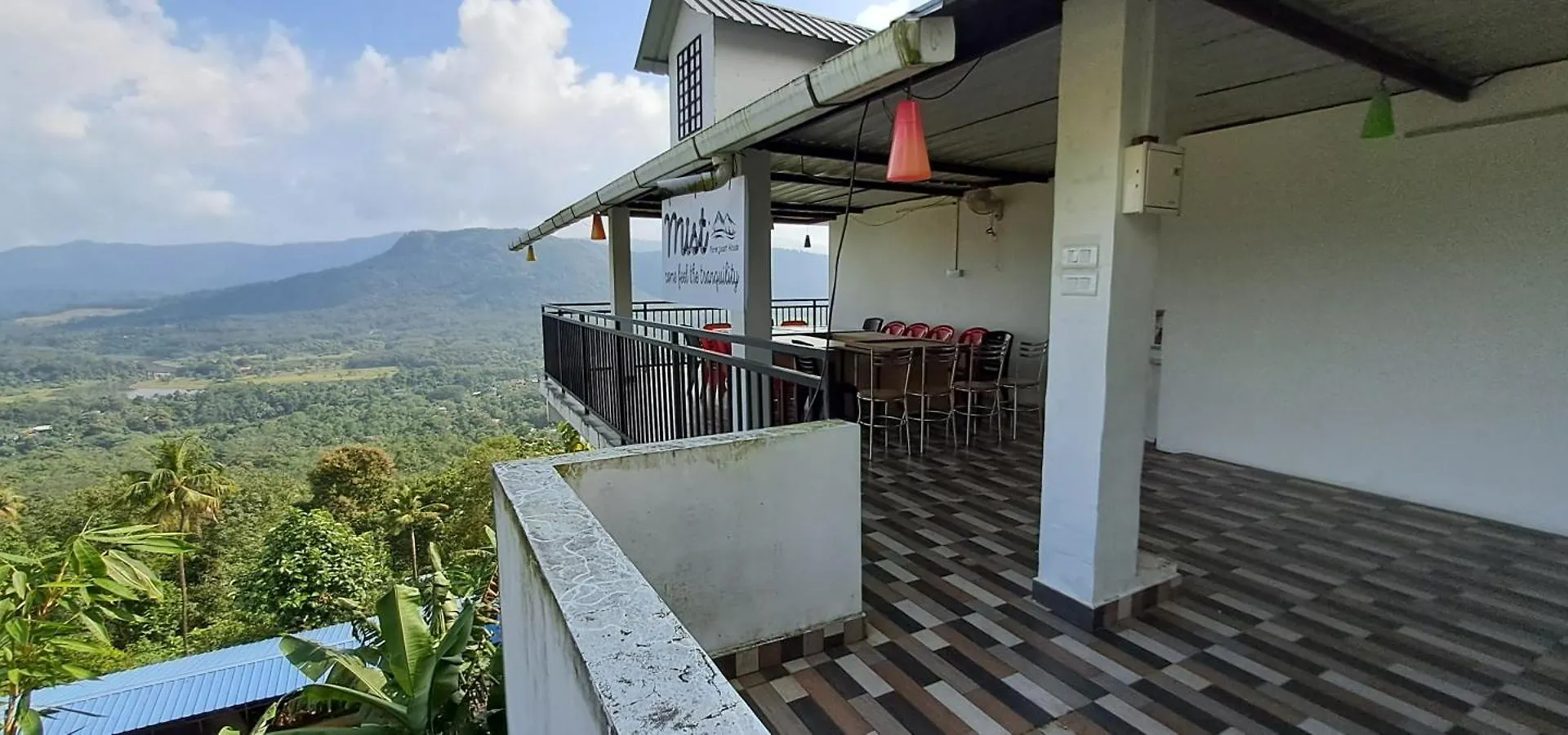 Mist Farm House Kudayattur Hotel