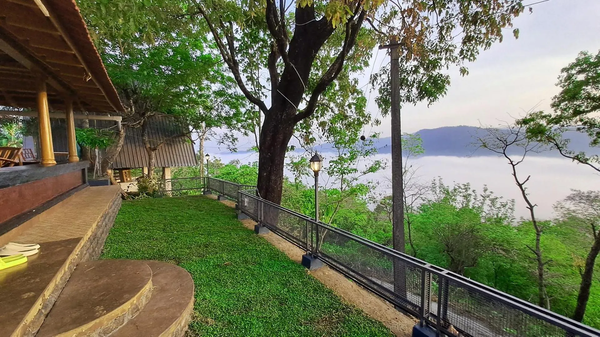 Mist Farm House Kudayattur Hotel