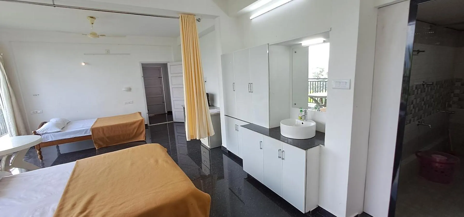 Mist Farm House Kudayattur Hotel