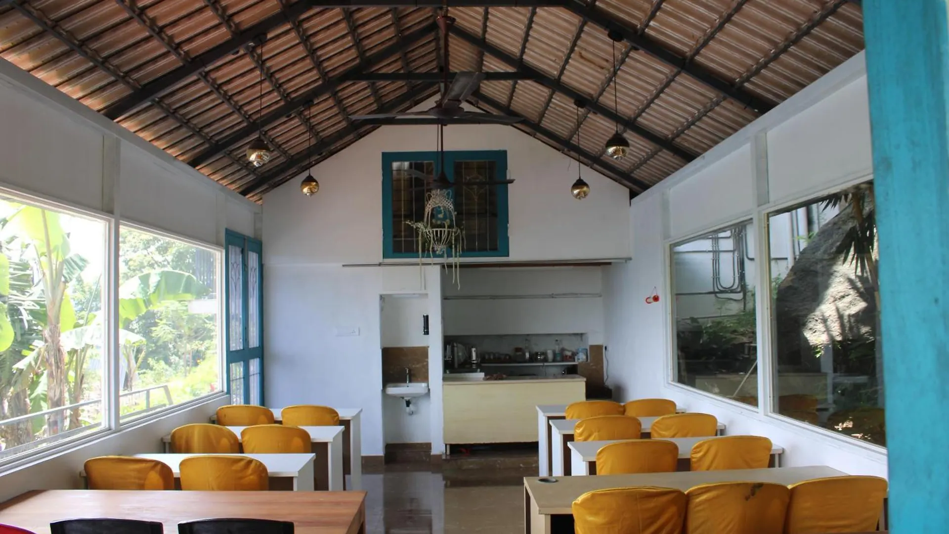 Hotel Mist Farm House Kudayattur
